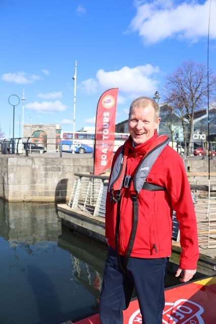 Dublin: River Liffey Sightseeing Cruise - Canals and Big Names: Cromwell and Bligh on the River Route