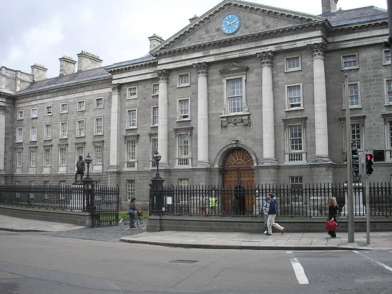 Dublin: Sightseeing Walking Tour in German - Key Things I’d Watch For
