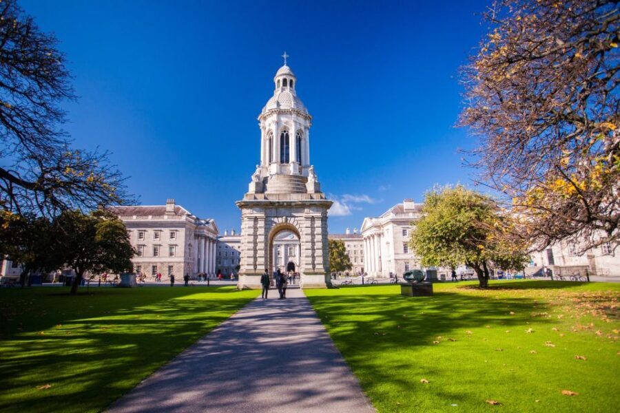 Dublin: Skip-the-line Book of Kells & Old Town Private Tour - Book Lovers’ Route: How the Exhibition Time Works