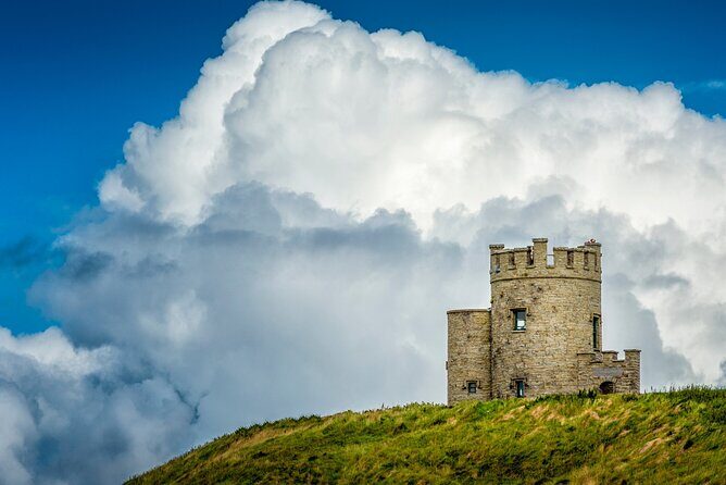 Dublin to Cliffs of Moher, Ennis Town & Bunratty Castle Day Tour - Timing, Crowds, and Why the Day Feels Smooth (Even When It’s Not)