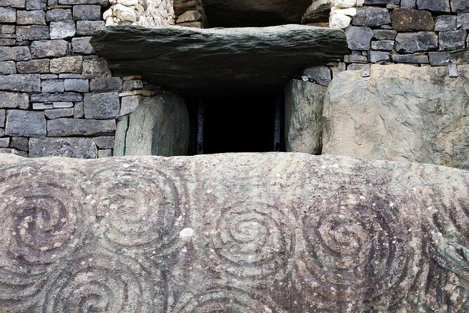 Dublin to Newgrange, Monasterboice Small Group Guided Tours - Newgrange (Brú na Bóinne): UNESCO entry that feels like stepping back