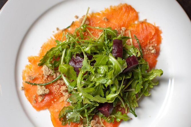 Dublin Traditional Irish 3 Course Meal Walking Tour with Local - Dublin’s 3-course walking tour is for people who hate menu roulette