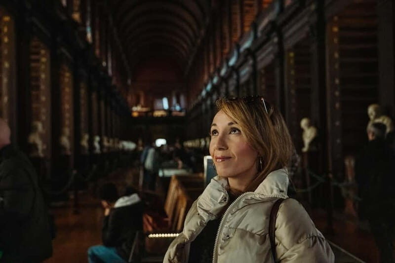 Dublin: Trinity College, Castle, Guinness and Whiskey Tour - Dublin Castle and the cathedral-area photo circuit