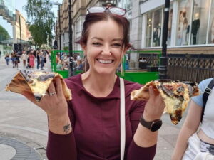 Dublin: Walking Tour for Foodies with Tastings - Meet your guide and the small group rhythm (up to 10)