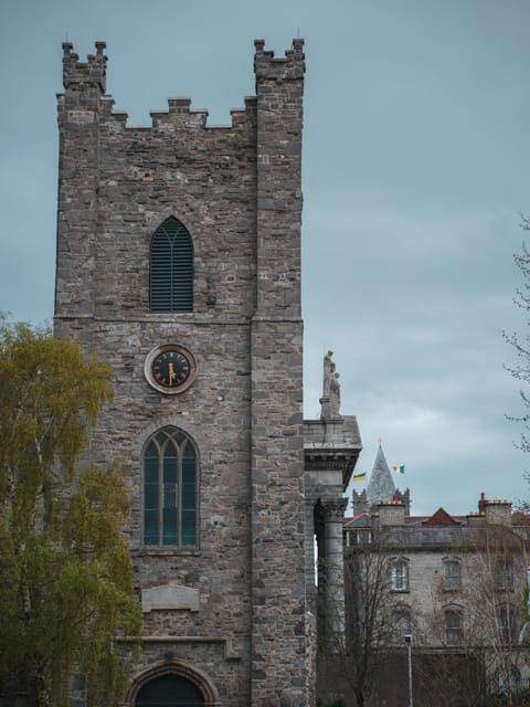 Dublin walking tour: ghosts & haunted places - St Stephen’s Green: the Green Lady and a dangerous pub