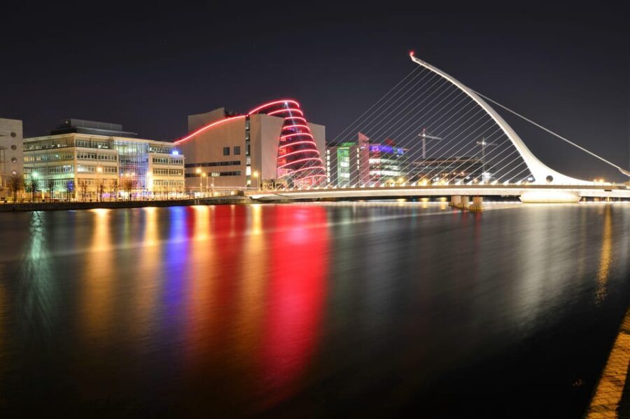 Dublin Walking Tour: Top 10 highlights - Starting at the Spire: get your bearings fast