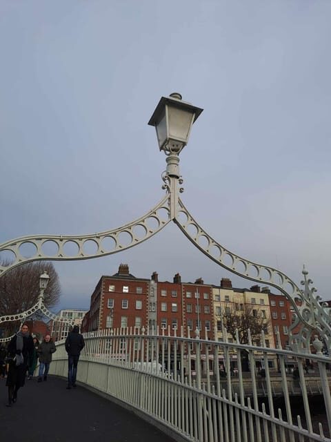 Dublin Walking Tour: Top 10 highlights - Temple Bar District: culture at street level