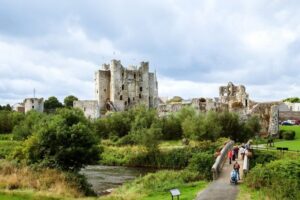 From Dublin: Celtic Boyne Valley and Ancient Sites Tour - Meeting at Molly Malone and what to bring for comfort