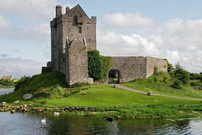 Full-Day Private Tour in West Coast of Ireland - The Burren: karst limestone terrain that feels otherworldly