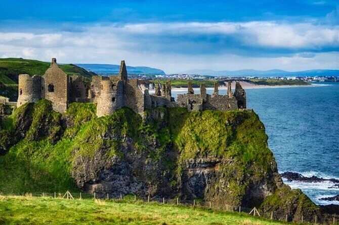 Giants Causeway and Belfast 2 Days with Private Chauffeur Tour - Day 1: Giants Causeway, the basalt walk, and the legend factor