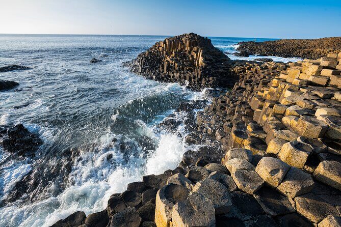 Giant's Causeway with the Titanic Exhibition and the best of Northern Ireland - Titanic Belfast in 90 minutes: plan your focus before you arrive