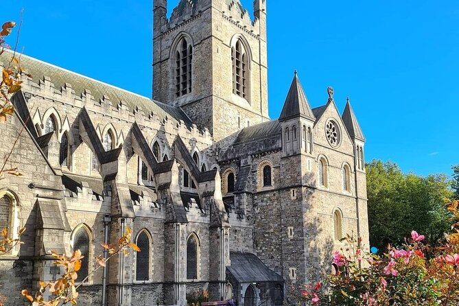 Historical Walking Tour of Dublin - Stop 2: Trinity College at College Green and the Book of Kells game plan