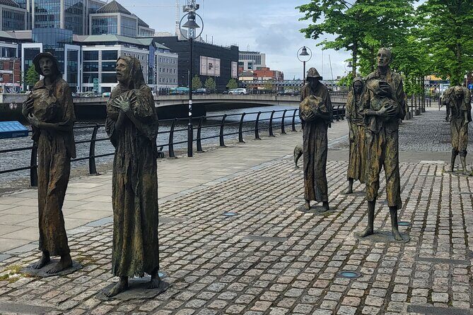 Historical Walking Tour of Dublin - The guide style that shows up in real-world reviews
