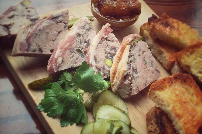 Meet and Eat Dublin: Dublin Food Walking Tour - Key points at a glance