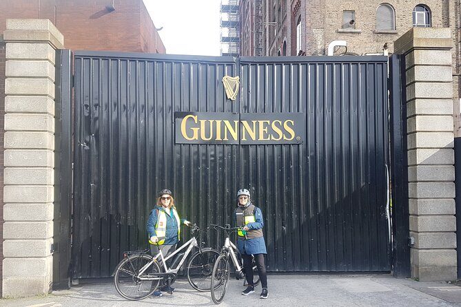 Private Dublin Historical and Heritage Tour by Bike - Meeting point and bike logistics: what your 2.5–3.5 hours likely looks like