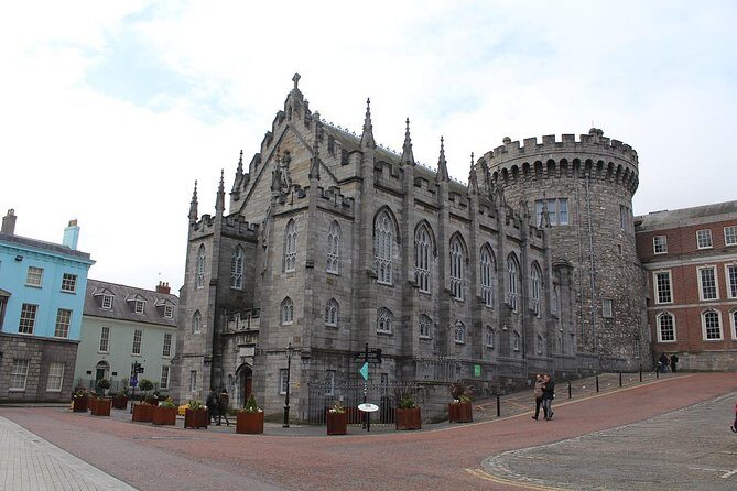 PRIVATE Dublin Kickstart Tour With a Local PRIVATE Guide - Meeting at Suffolk Street: Easy Start, No Hotel Detours