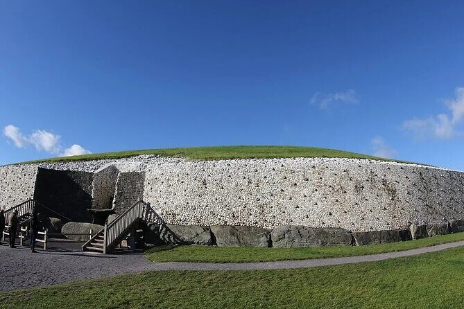 Private Luxury Tour of Newgrange and The Hill of Tara - Getting In: Newgrange Tickets and Why Timing Matters