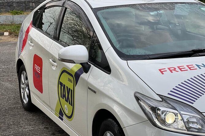 Private Transport from Dublin City to Dublin Airport - The Ride Comfort: WiFi, Air-Conditioning, and a Hybrid Option