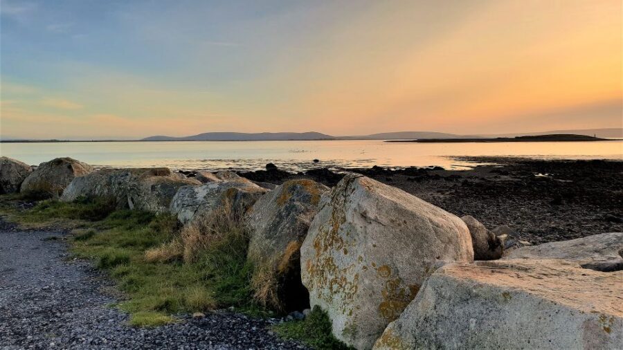 Rail Tour: The Cliffs of Moher & Bunratty Castle Tour - Traditional Irish Lunch Stop in Doolin: Plan for Food That You Buy