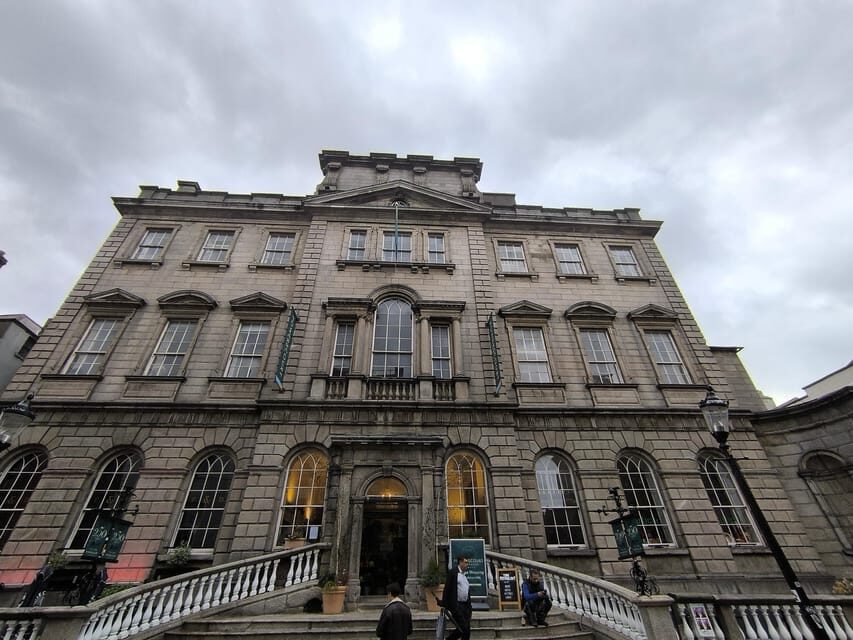 Secret and unusual Dublin: guided walking tour - Dublin Castle: emblematic buildings with explanations