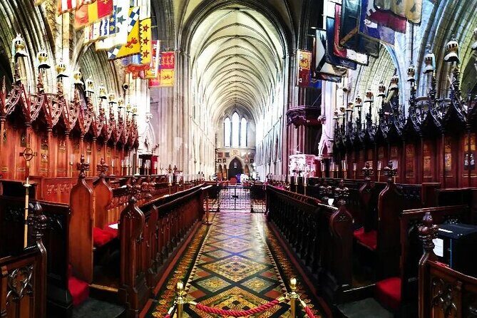Semi-Private (8people max) 2.5 Hr Dublin Walking Tour - Dublin Castle and Norman questions: truth versus legend