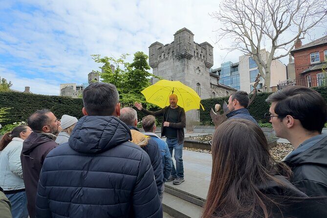 Small Group Bucket List Sights Walking Tour with a Local Guide - Quick hits before you set out