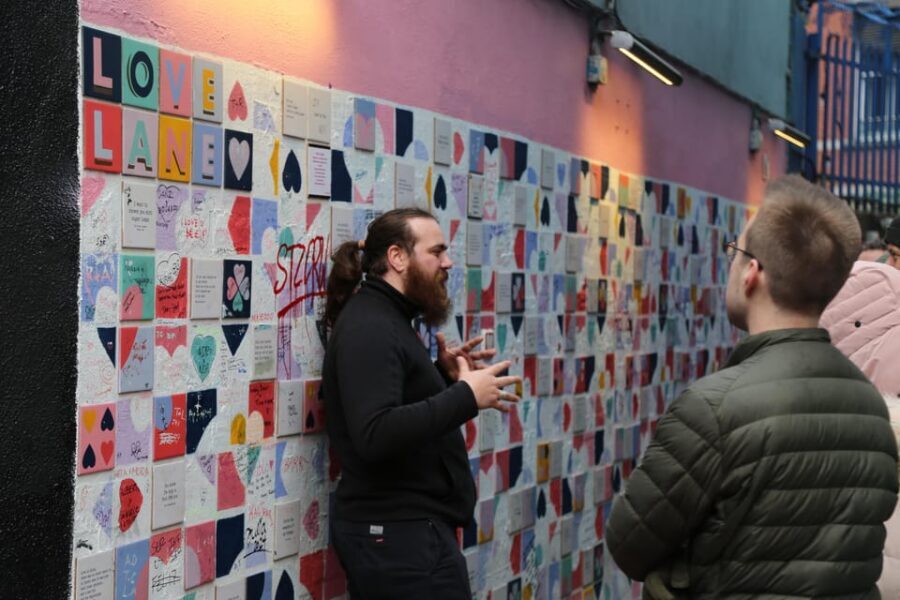Street Art Walking Tour - Murals, Graffiti, Stickers, and Paste-Ups: Train Your Eyes