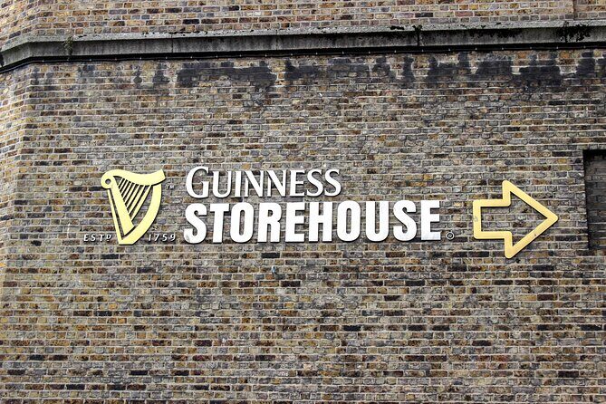 The Dublin Incident: Alien, Whiskey & Clues Exploration Game - Guinness Storehouse and Teeling Distillery: two drink stories in one walking arc