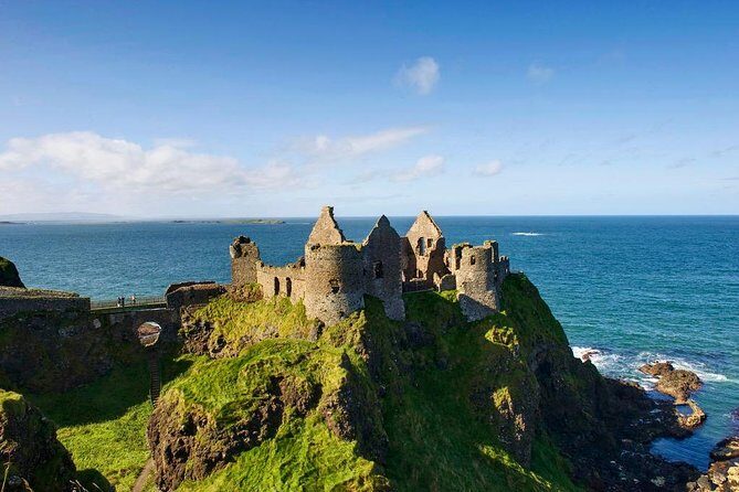 The Giant's Causeway, Dunluce Castel and Belfast - Spanish guide - Stop 3: Belfast Falls murals, then the city-centre highlights