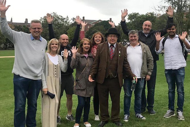 Walking tour in Merrion Square Park - Dublin Rogues Tour - Merrion Square Park: why this walk feels different