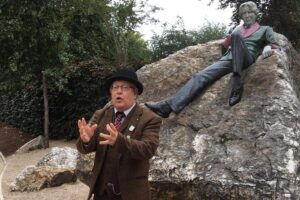 Walking tour in Merrion Square Park - Dublin Rogues Tour - Timing and logistics: getting there without stress