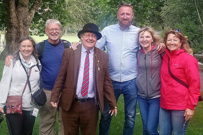Walking tour in Merrion Square Park - Dublin Rogues Tour - Stop 1: the Oscar Wilde Monument and the park’s attention-grabber