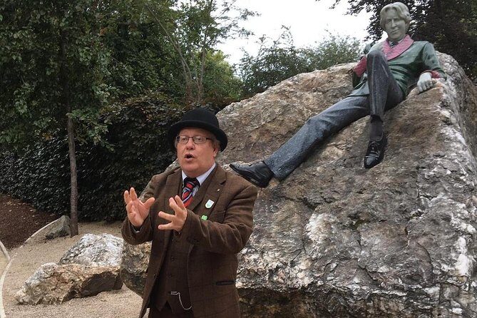 Walking tour in Merrion Square Park - Dublin Rogues Tour - Timing and logistics: getting there without stress